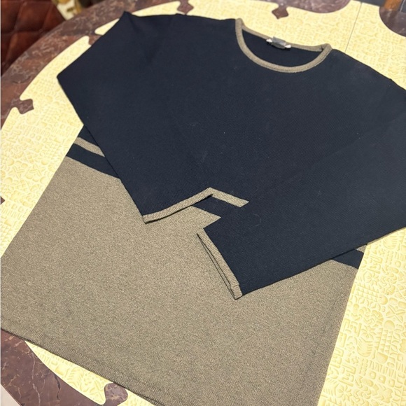 Vintage Black and Tan Sweater - Picture 2 of 9